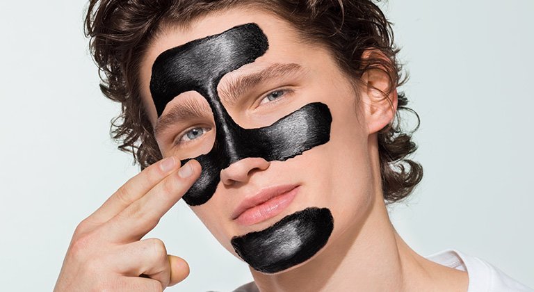 Miteseri, akne i fleke: koja je razlika i kako se protiv njih boriti?